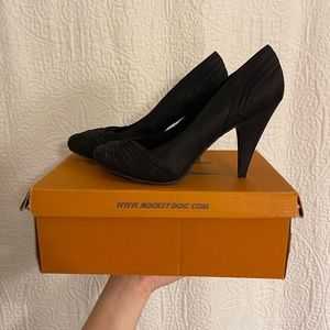 Rocket Dog Oberon Thai Silk Heels Black Size 8.5 8 1/2 Women’s